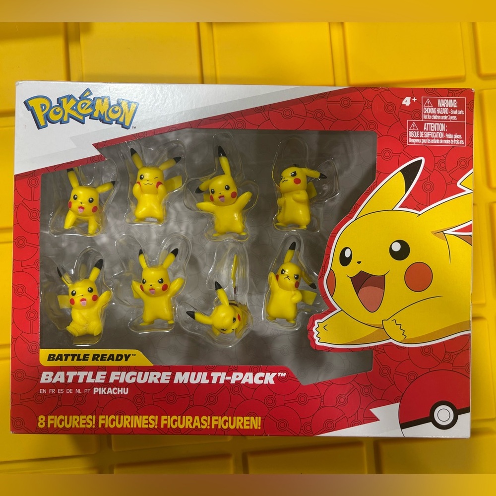 Pokémon - 8 Battle Figures - Pack of 8 Pikachu Figures. NEW SEALED